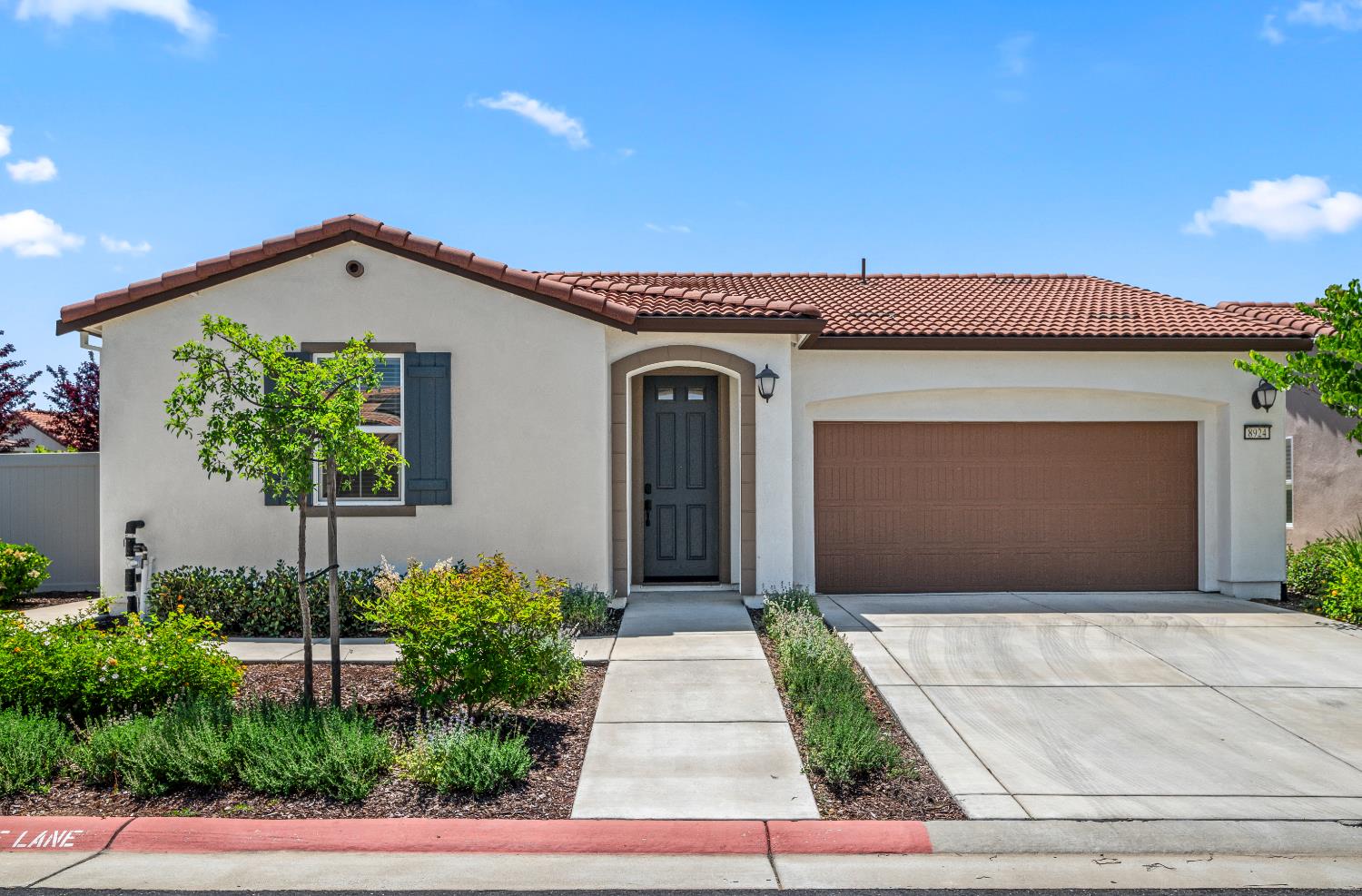Detail Gallery Image 2 of 43 For 8924 El Cielo Ln, El Dorado Hills,  CA 95762 - 2 Beds | 2 Baths