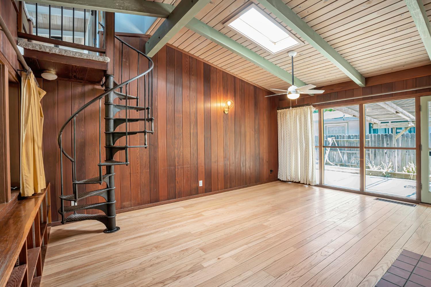 Detail Gallery Image 22 of 28 For 916 B St, Davis,  CA 95616 - 3 Beds | 3 Baths
