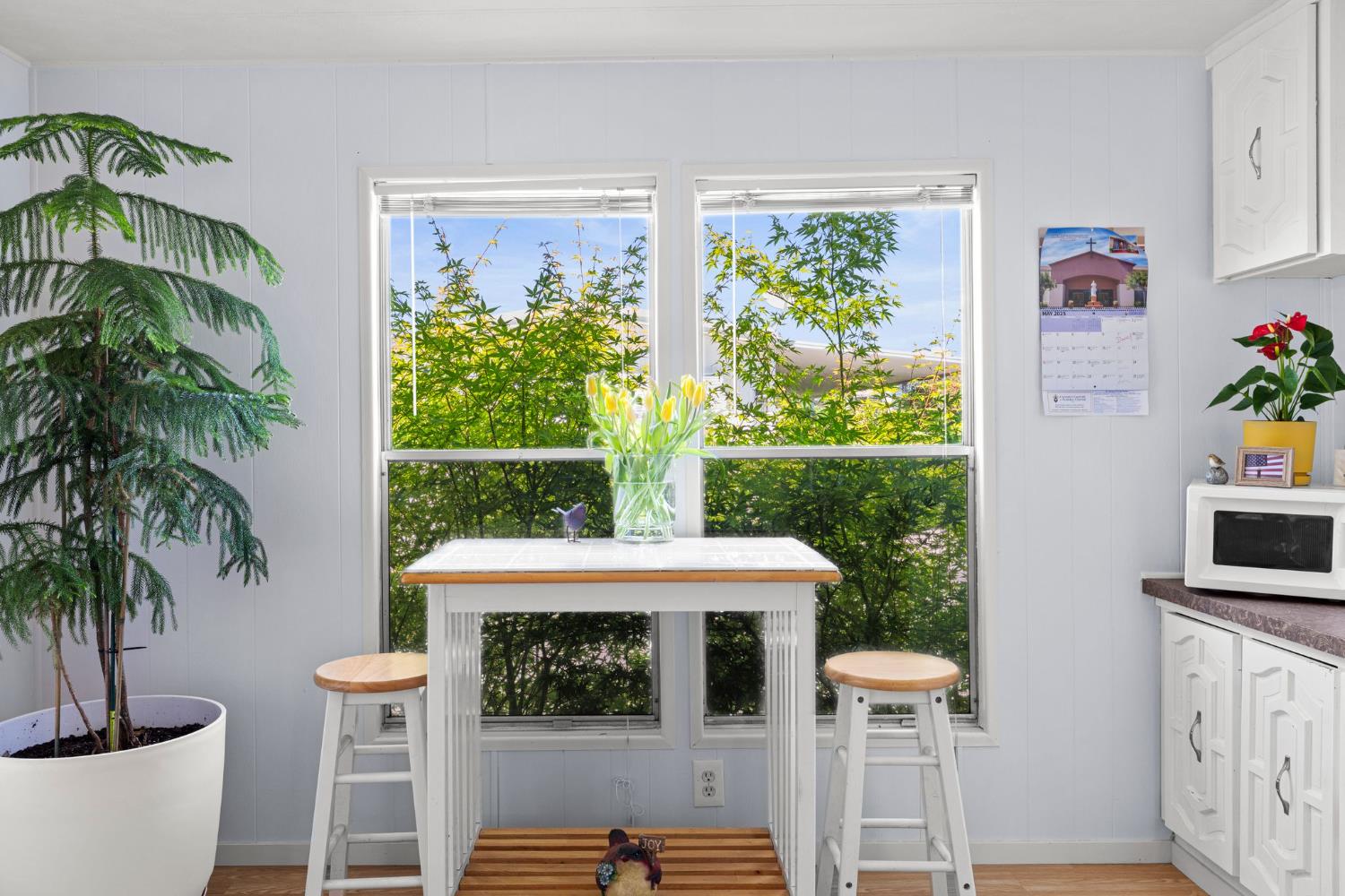 Detail Gallery Image 12 of 27 For 2540 Grass Valley Hwy 105, Auburn,  CA 95603 - 2 Beds | 1 Baths