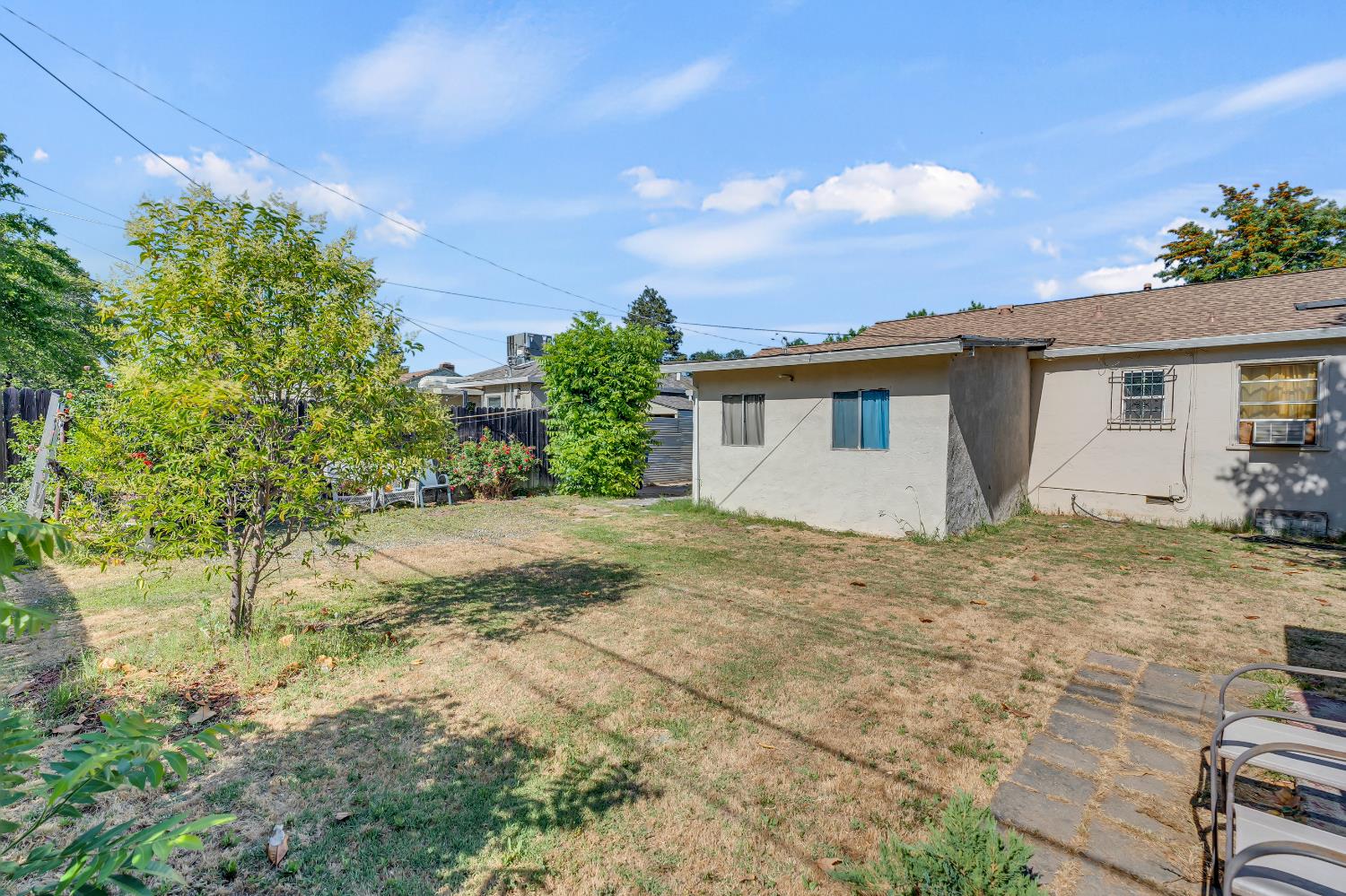 Detail Gallery Image 24 of 29 For 4472 El Cerrito Way, Sacramento,  CA 95820 - 2 Beds | 1 Baths