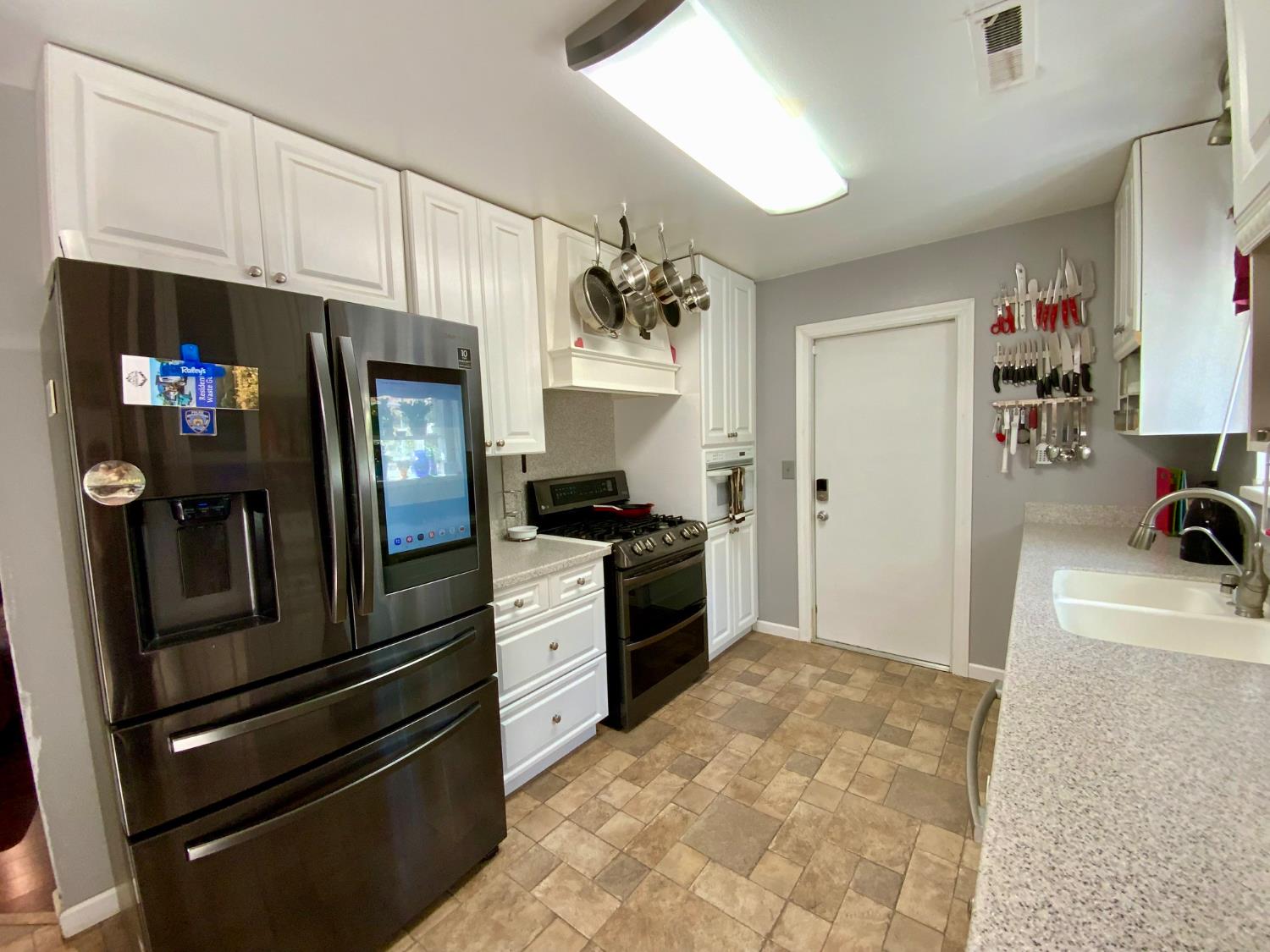 Detail Gallery Image 8 of 49 For 2367 Ponderosa Rd, Rescue,  CA 95672 - 3 Beds | 2 Baths