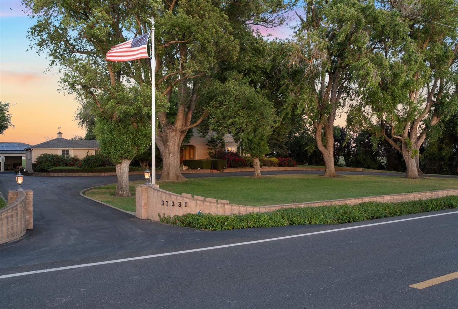 Detail Gallery Image 9 of 69 For 37331 Jefferson Blvd, Clarksburg,  CA 95612 - 4 Beds | 3 Baths