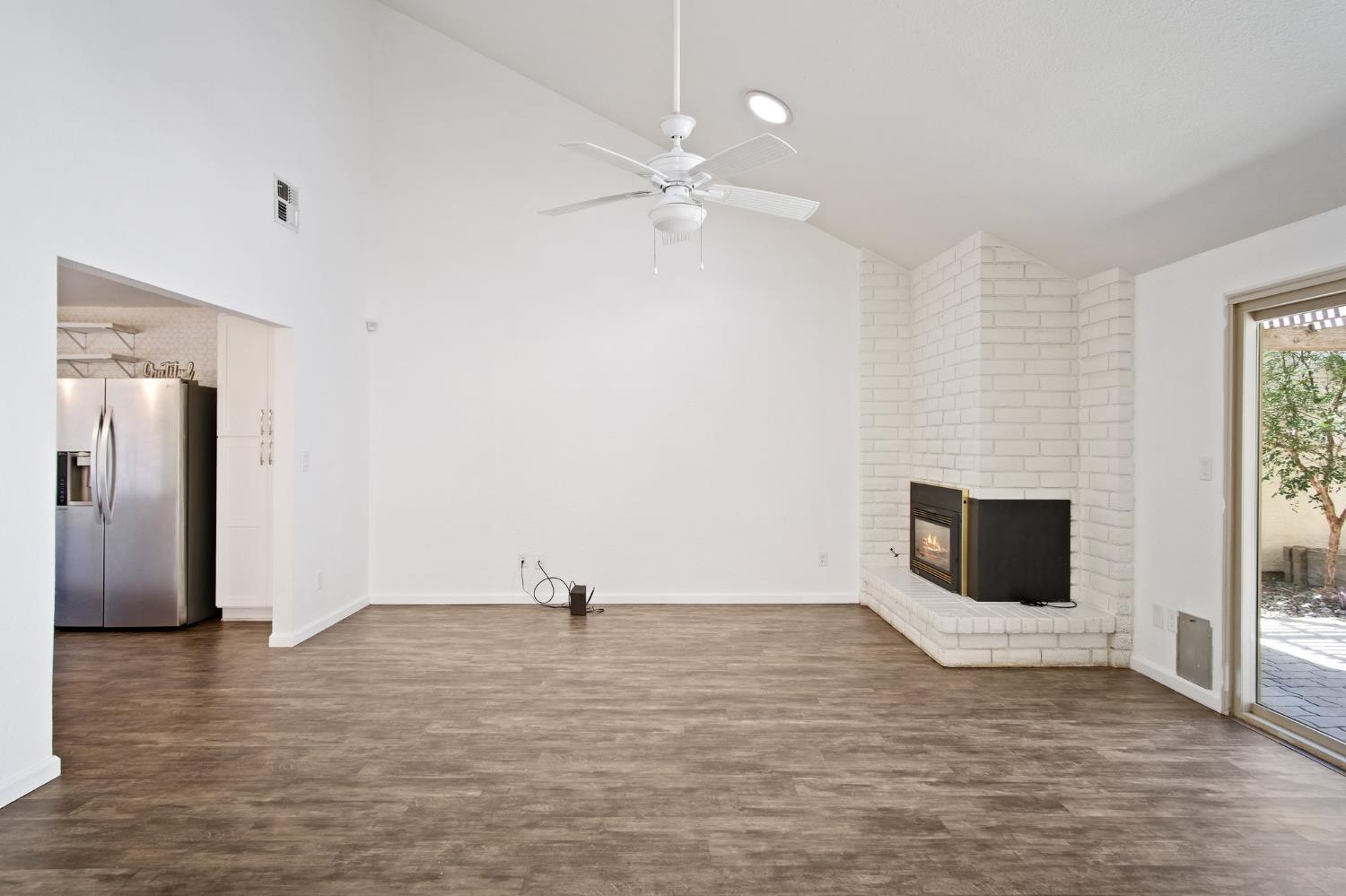 Detail Gallery Image 13 of 30 For 1821 Laurel Oak Dr, Modesto,  CA 95354 - 2 Beds | 2 Baths