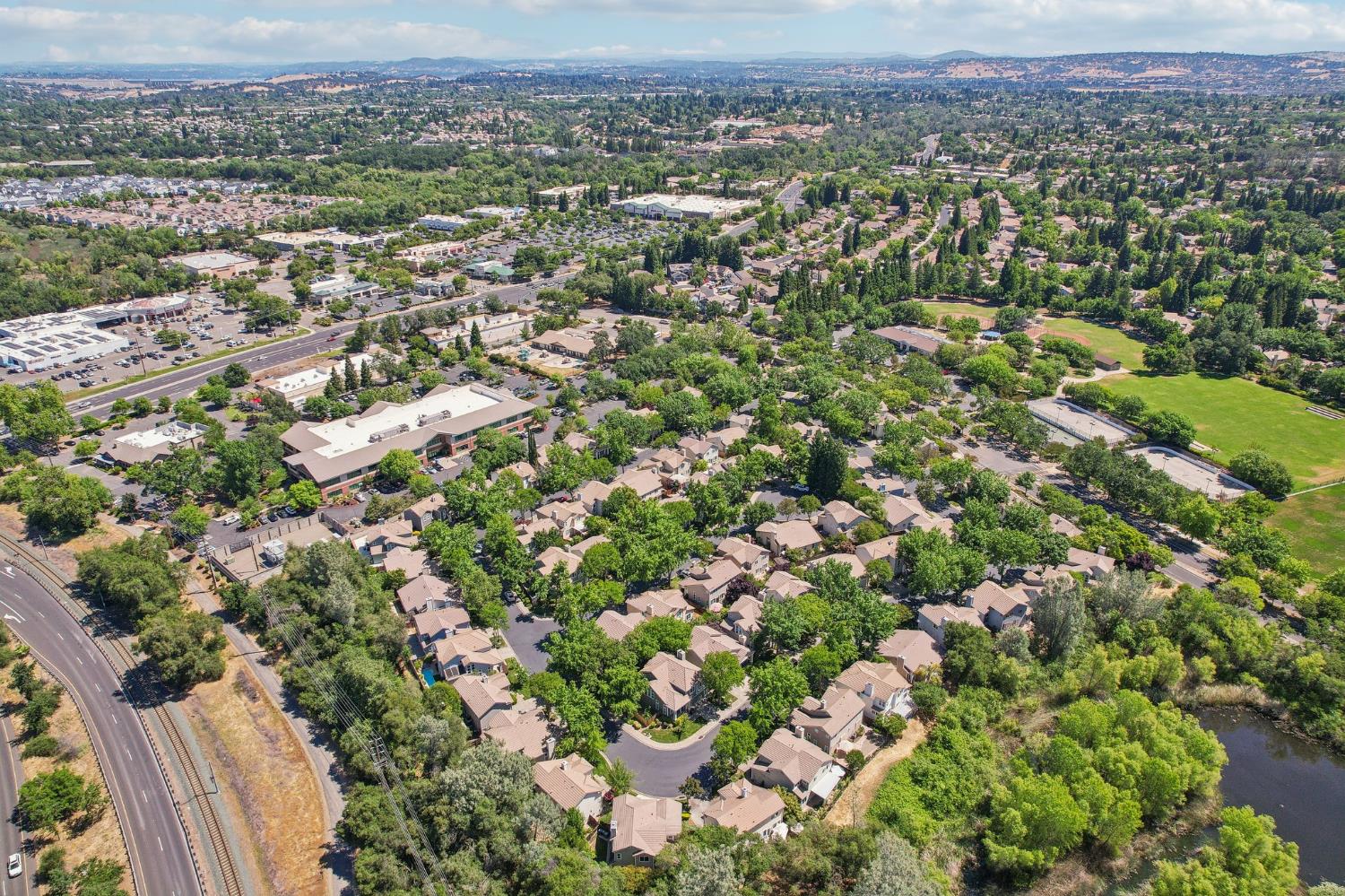 Detail Gallery Image 42 of 53 For 343 Coventry Cir, Folsom,  CA 95630 - 4 Beds | 2/1 Baths