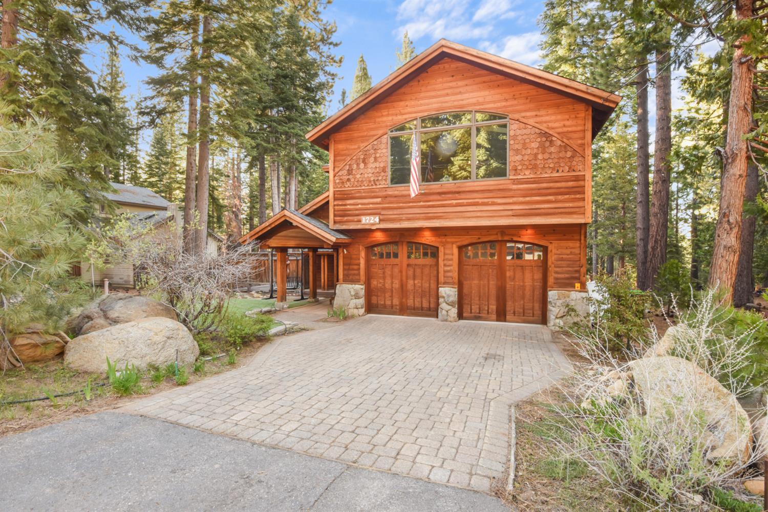 Detail Gallery Image 37 of 42 For 1724 Mohican Dr, South Lake Tahoe,  CA 96150 - 3 Beds | 2/1 Baths