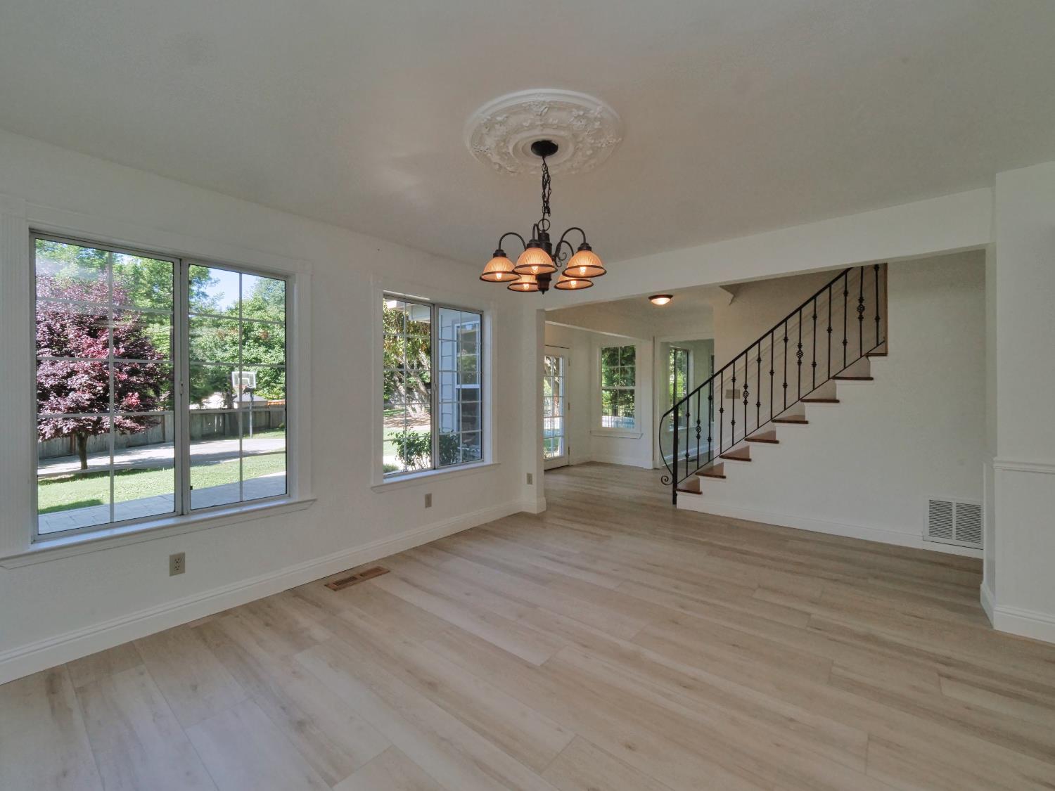 Detail Gallery Image 12 of 77 For 3710 Clover Valley Rd, Rocklin,  CA 95677 - 4 Beds | 3/1 Baths