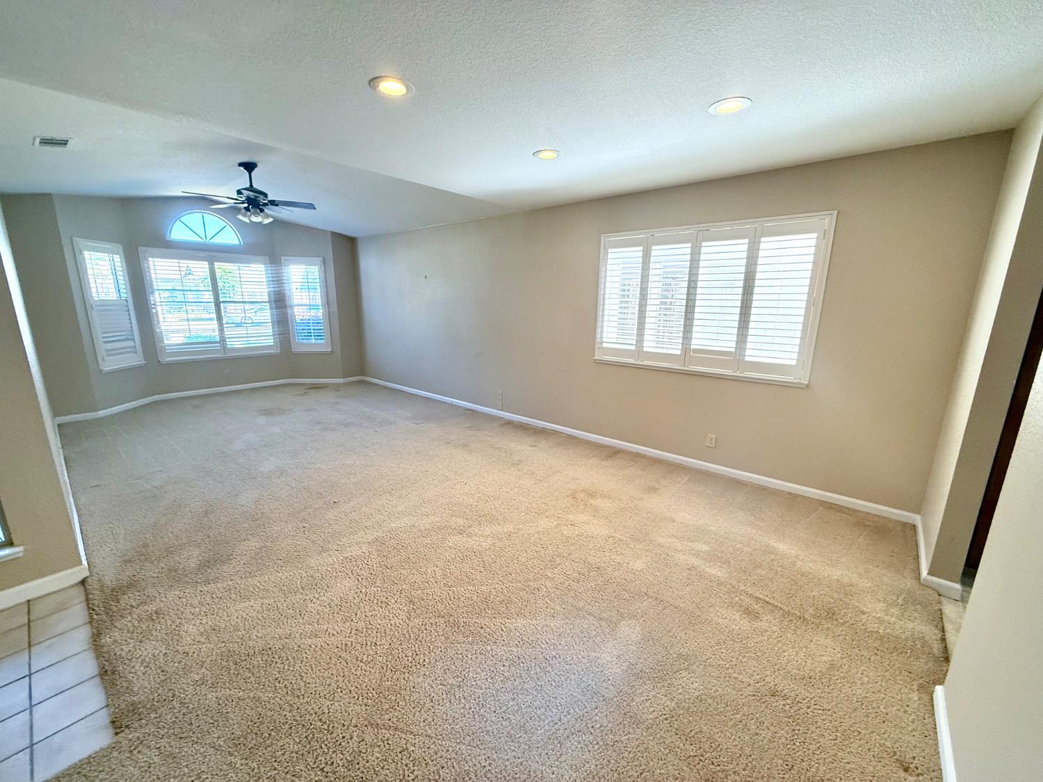 Detail Gallery Image 11 of 46 For 5271 Barbados Cir, Stockton,  CA 95210 - 4 Beds | 2 Baths