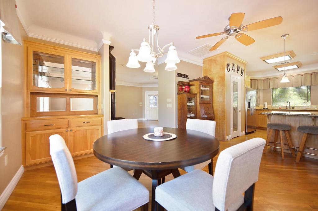 Detail Gallery Image 11 of 35 For 3443 Barker Rd, Loomis,  CA 95650 - 3 Beds | 2/1 Baths