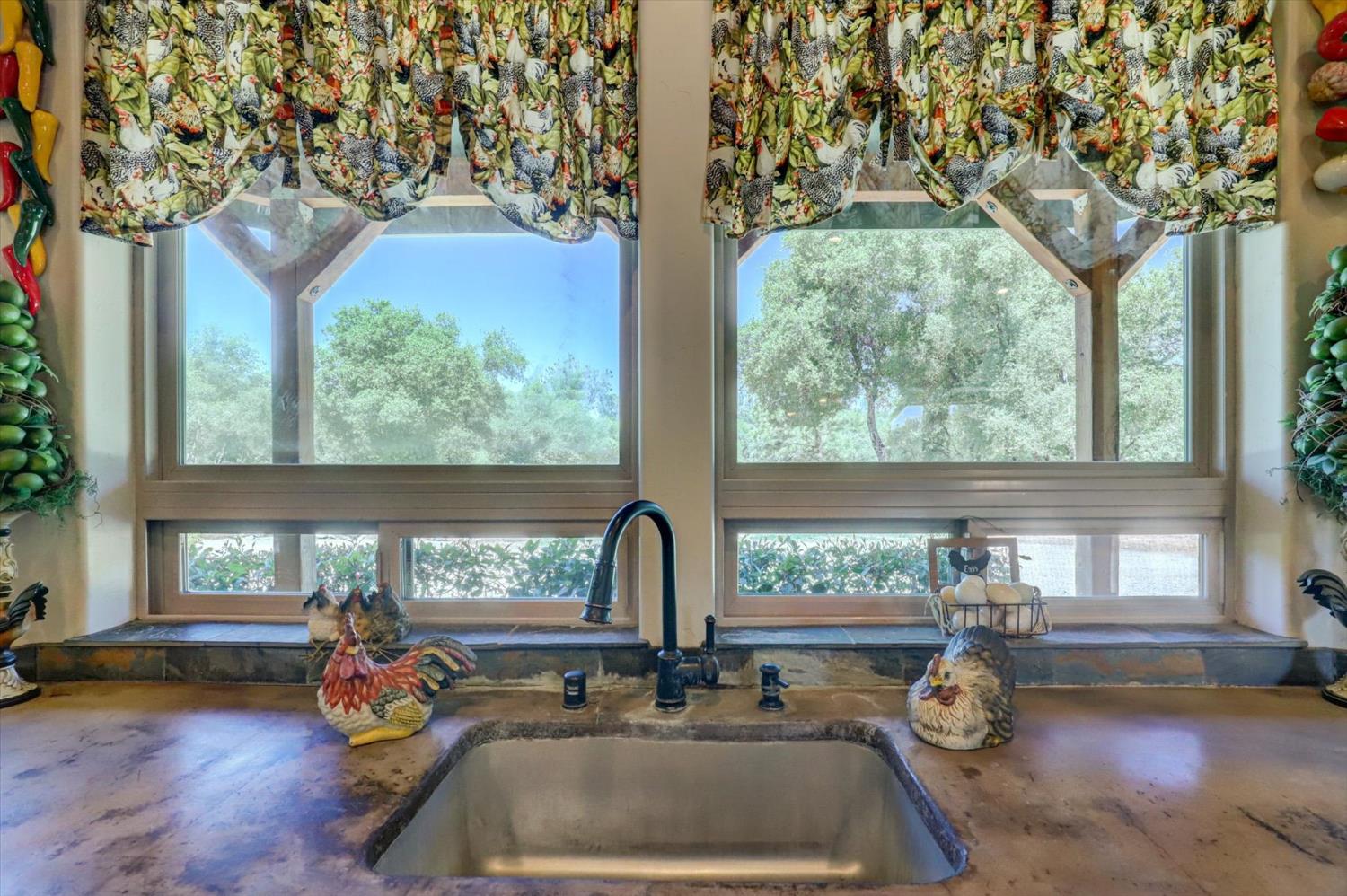 Detail Gallery Image 14 of 97 For 17620 Red Ball Cir, Grass Valley,  CA 95949 - 2 Beds | 2 Baths