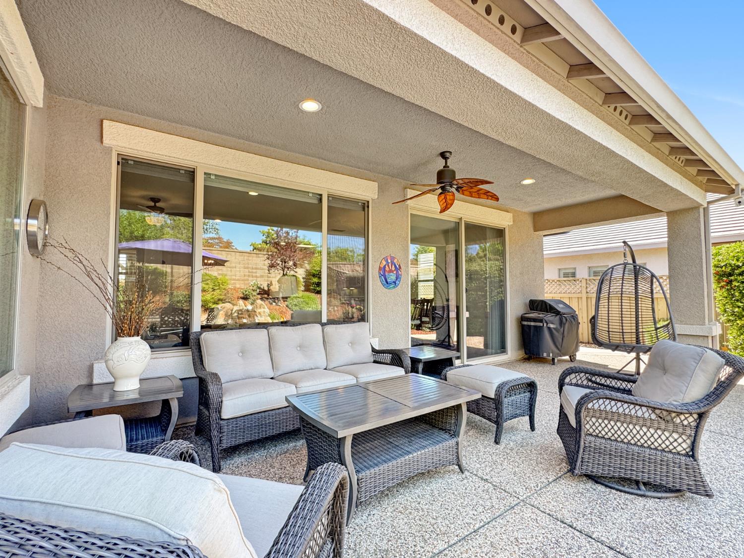 Detail Gallery Image 36 of 42 For 2052 Stonecrest Ln, Lincoln,  CA 95648 - 2 Beds | 2 Baths