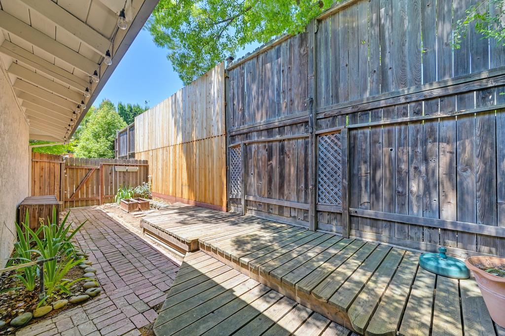 Detail Gallery Image 26 of 34 For 4030 Grover Ct, Carmichael,  CA 95608 - 3 Beds | 2 Baths