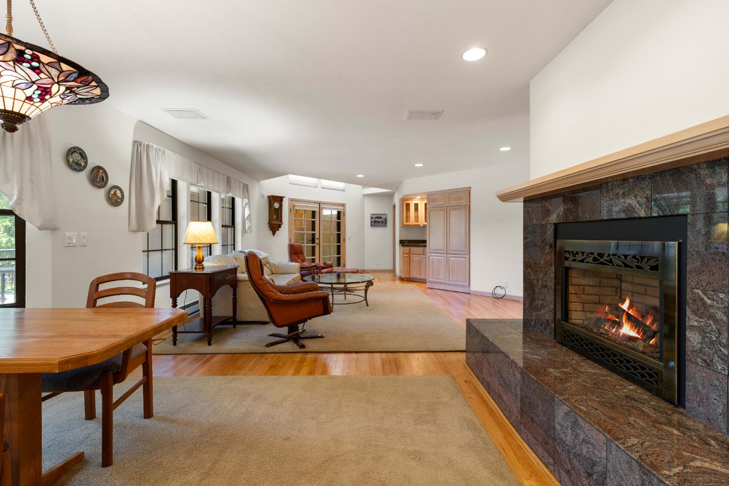 Detail Gallery Image 12 of 95 For 3004 Root Ave, Carmichael,  CA 95608 - 5 Beds | 4/2 Baths