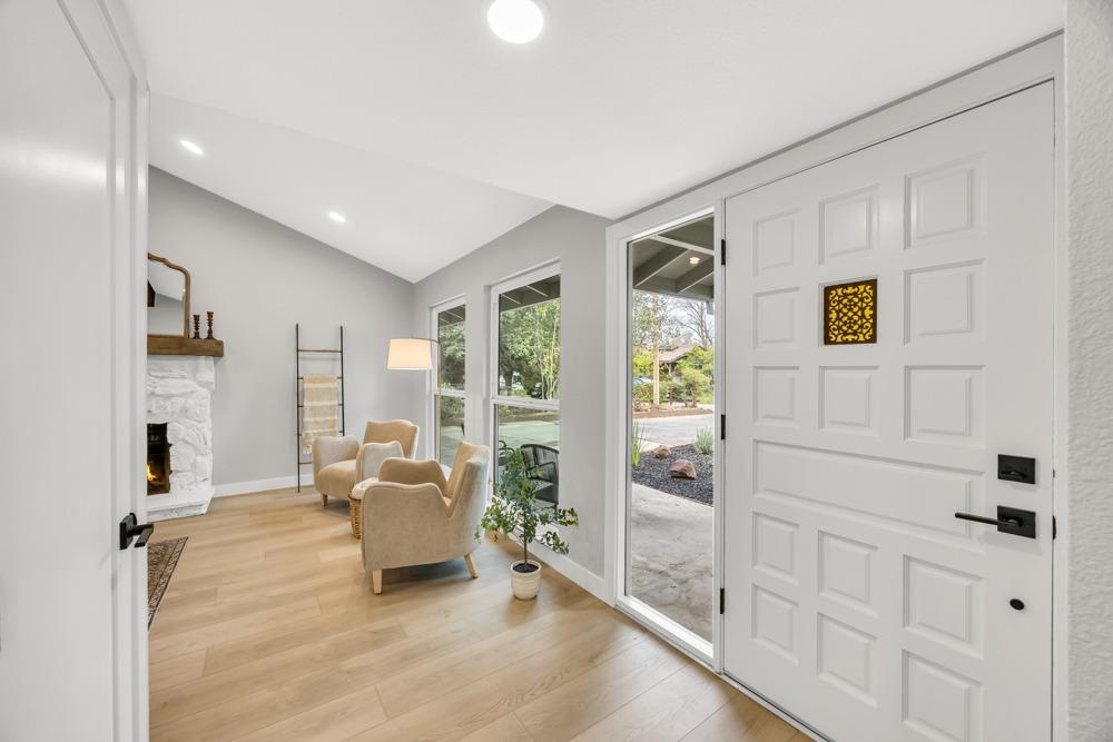 Detail Gallery Image 4 of 43 For 7652 Leineke Ln, Citrus Heights,  CA 95610 - 3 Beds | 2 Baths