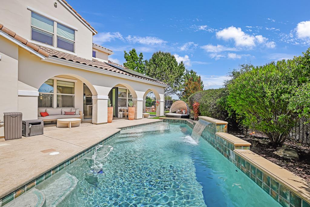 Detail Gallery Image 25 of 36 For 5020 Tesoro Way, El Dorado Hills,  CA 95762 - 5 Beds | 3/1 Baths