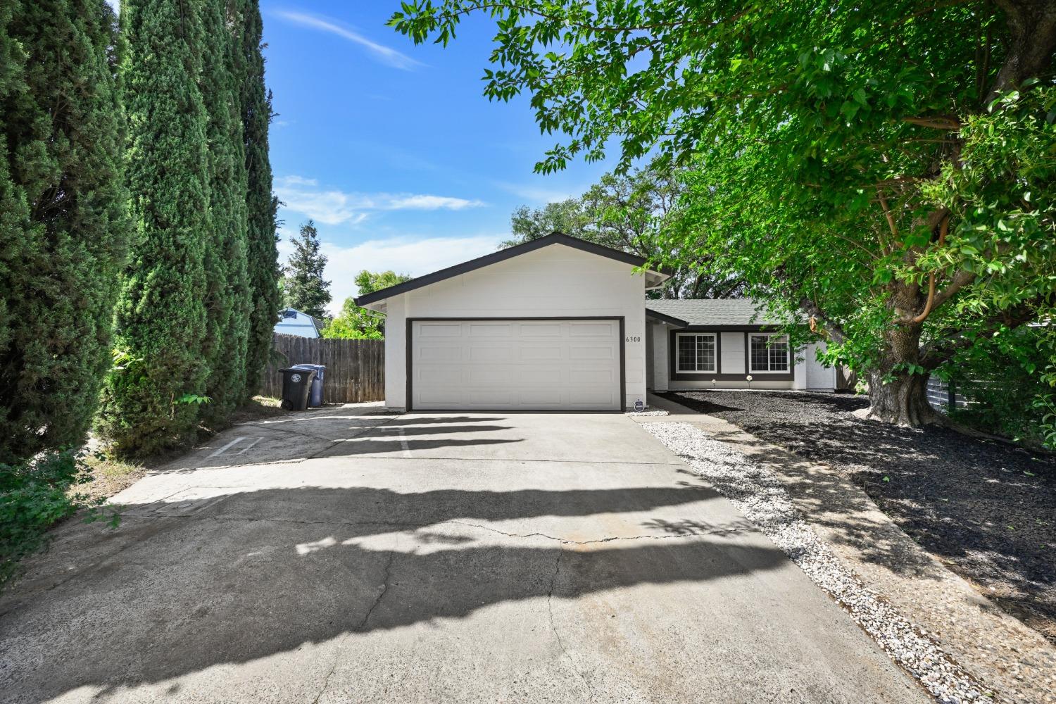 Detail Gallery Image 1 of 34 For 6300 Tanbark Ct, Citrus Heights,  CA 95621 - 3 Beds | 2 Baths