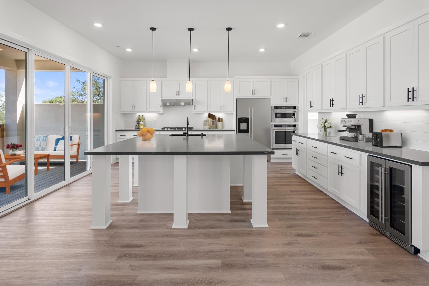Detail Gallery Image 6 of 17 For 428 Canyon Creek Dr, Auburn,  CA 95603 - 5 Beds | 4/1 Baths