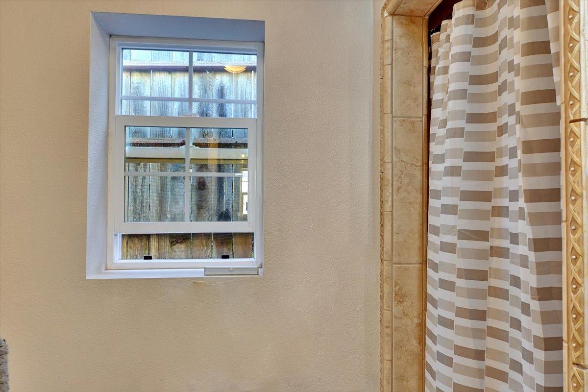 Detail Gallery Image 17 of 44 For 381 Foresthill Ave, Auburn,  CA 95603 - 3 Beds | 2 Baths