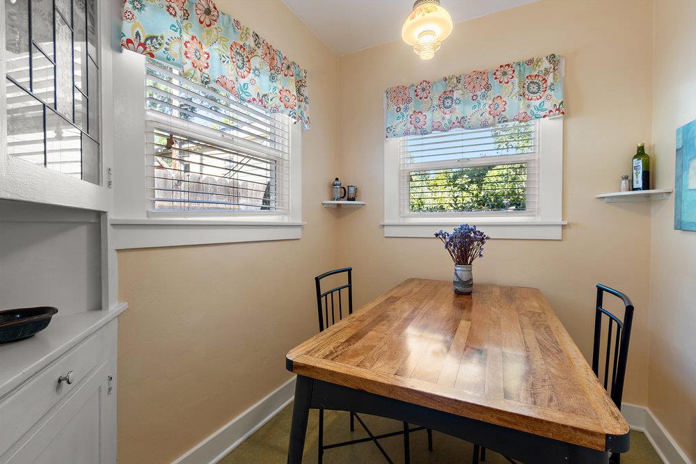 Detail Gallery Image 16 of 35 For 2709 23rd St, Sacramento,  CA 95818 - 2 Beds | 1 Baths