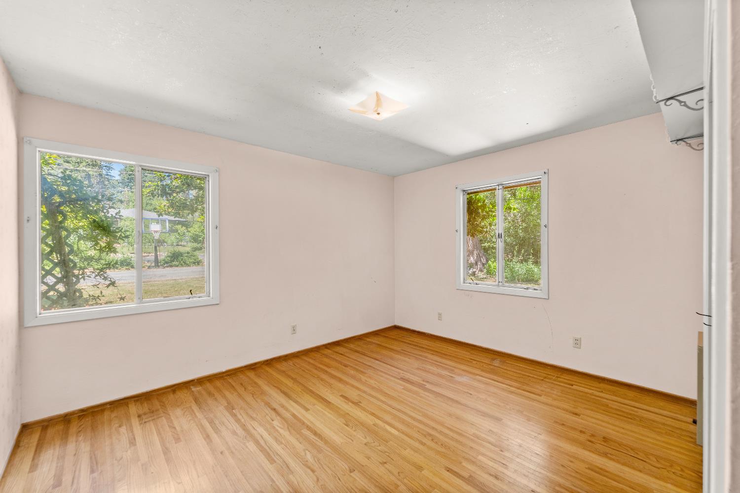 Detail Gallery Image 34 of 61 For 10899 Thomas Dr, Nevada City,  CA 95959 - 4 Beds | 2/1 Baths