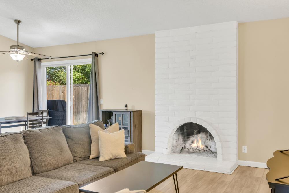 Detail Gallery Image 16 of 55 For 6428 Carmelwood Dr, Citrus Heights,  CA 95621 - 3 Beds | 2 Baths