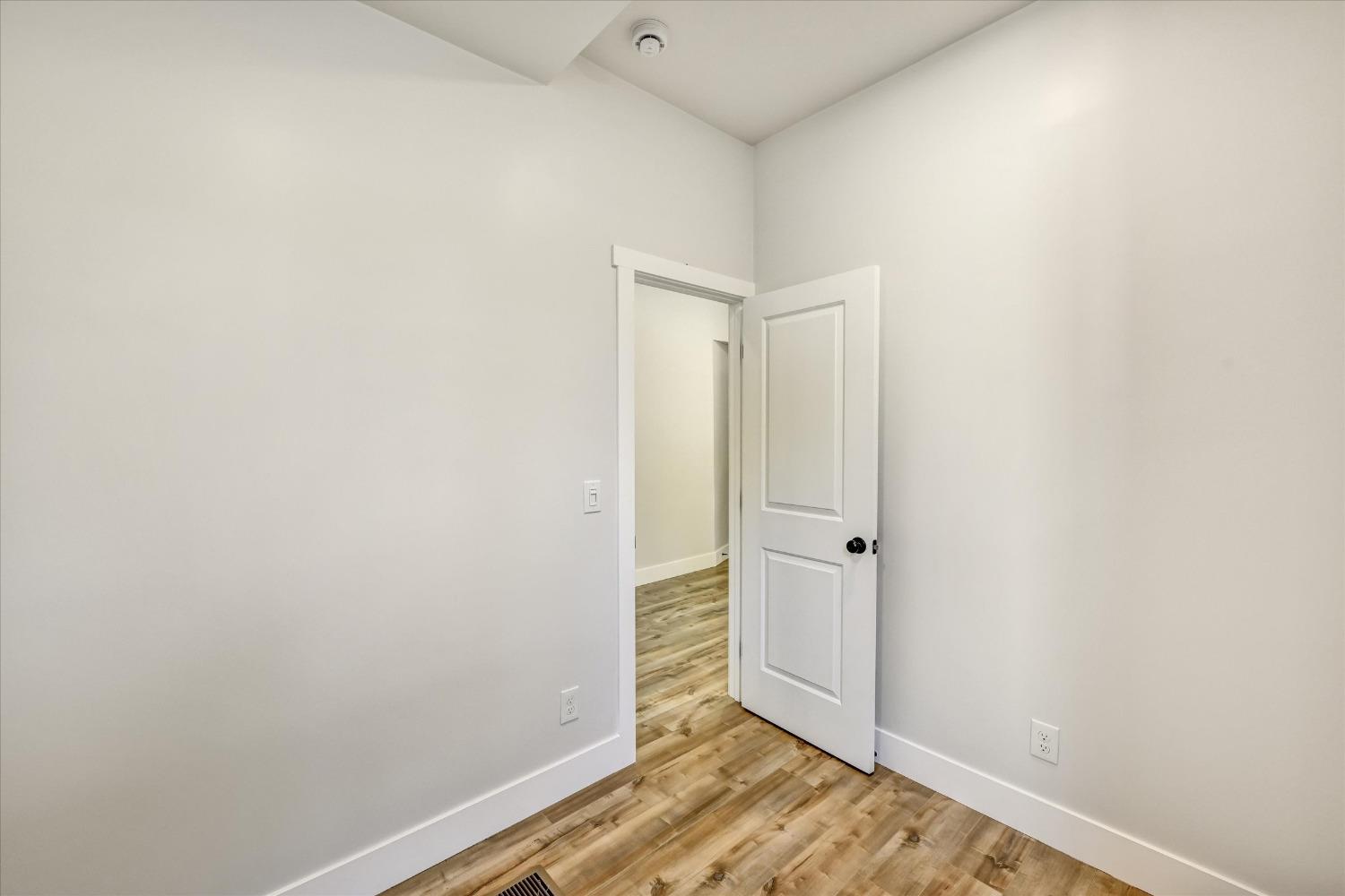 Detail Gallery Image 24 of 32 For 2019 12th St, Sacramento,  CA 95818 - – Beds | – Baths