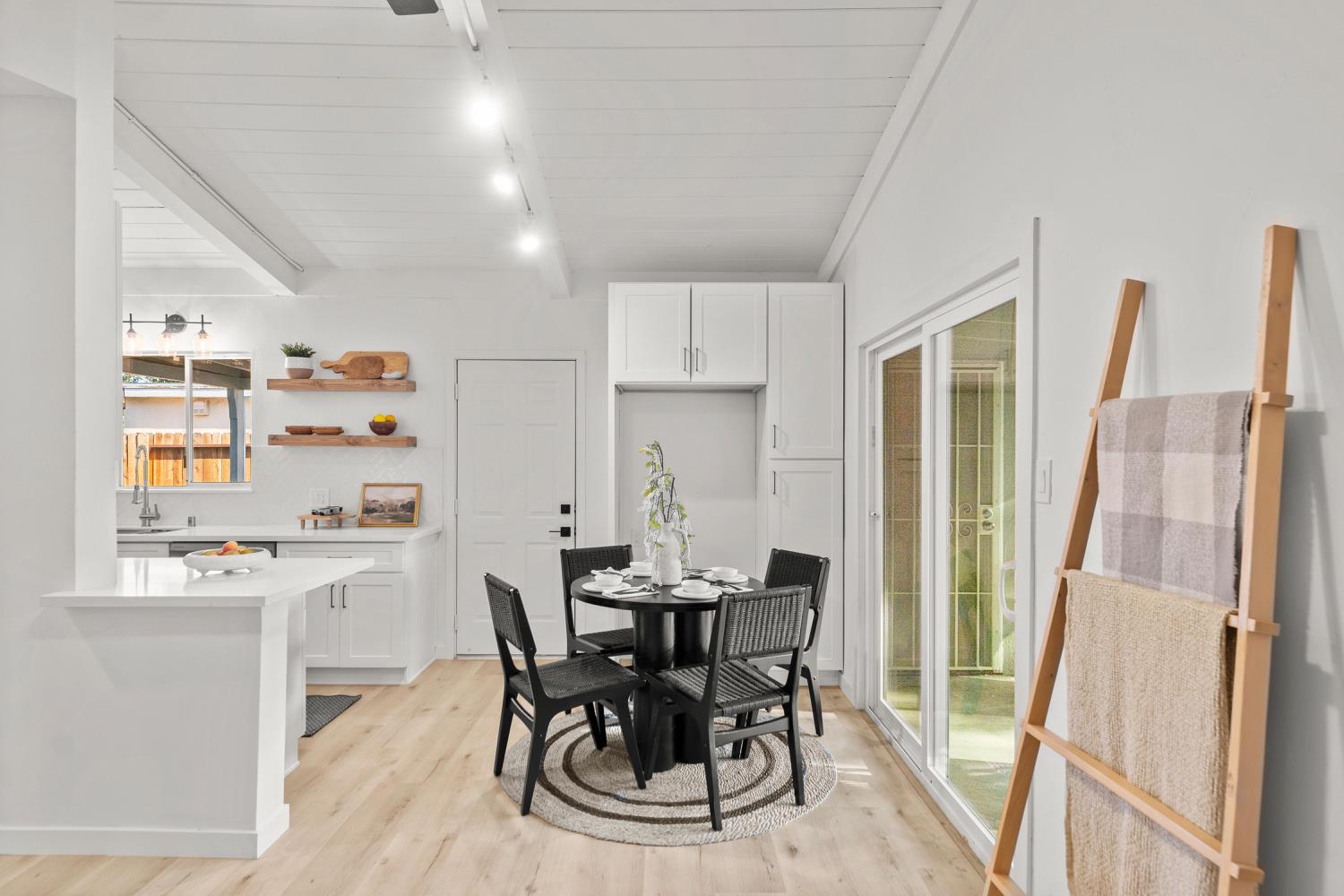 Detail Gallery Image 9 of 42 For 5500 73rd St, Sacramento,  CA 95820 - 3 Beds | 1 Baths