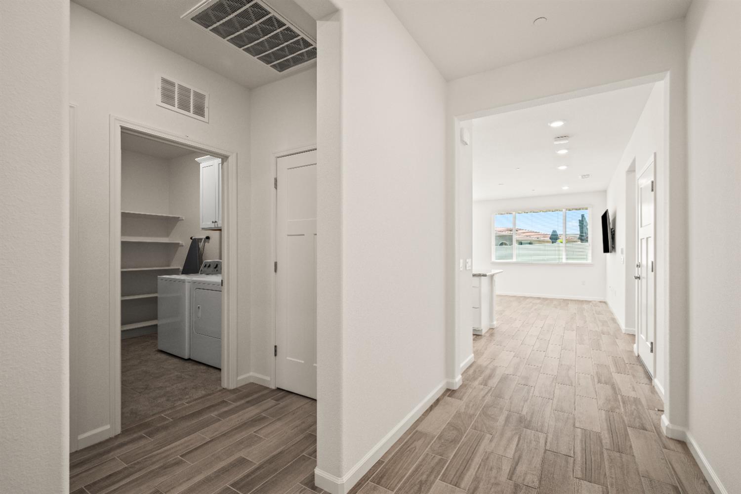 Detail Gallery Image 8 of 43 For 8924 El Cielo Ln, El Dorado Hills,  CA 95762 - 2 Beds | 2 Baths