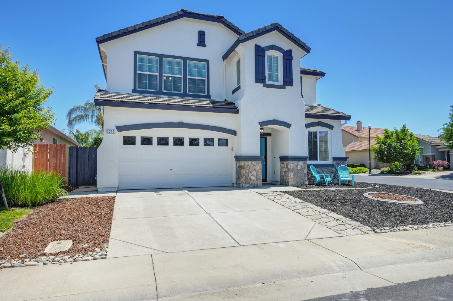 Detail Gallery Image 2 of 52 For 1700 Adrienne Dr, Roseville,  CA 95747 - 4 Beds | 3 Baths