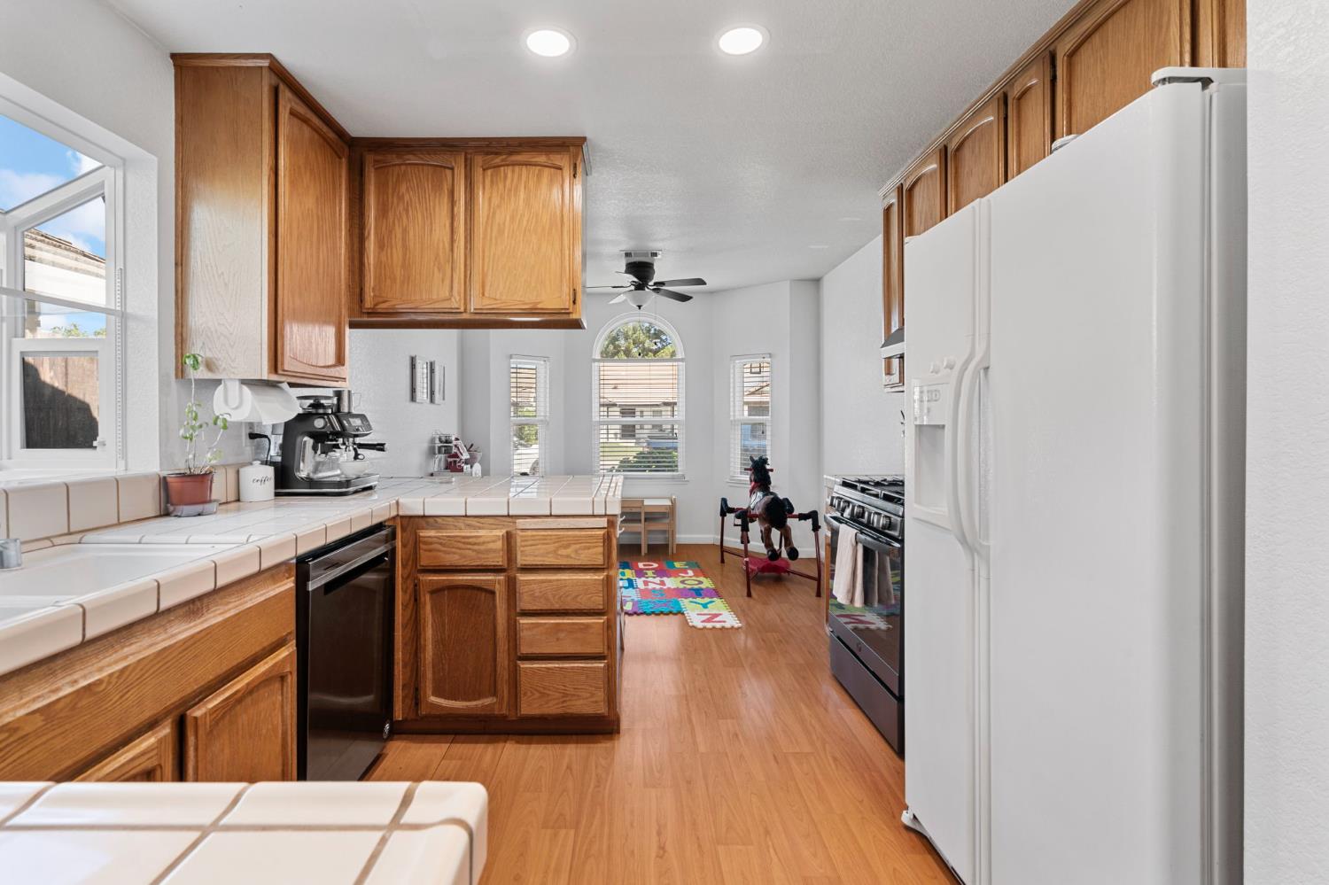 Detail Gallery Image 10 of 38 For 672 Pestana Dr, Galt,  CA 95632 - 3 Beds | 2 Baths