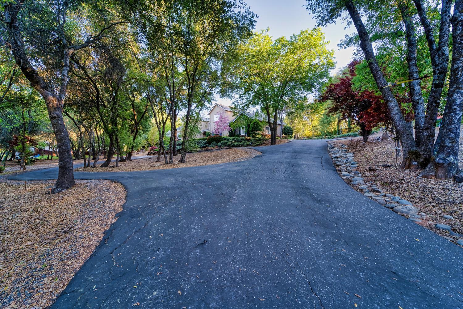 Detail Gallery Image 3 of 75 For 215 Oak Brook Ct, Auburn,  CA 95602 - 3 Beds | 2/1 Baths