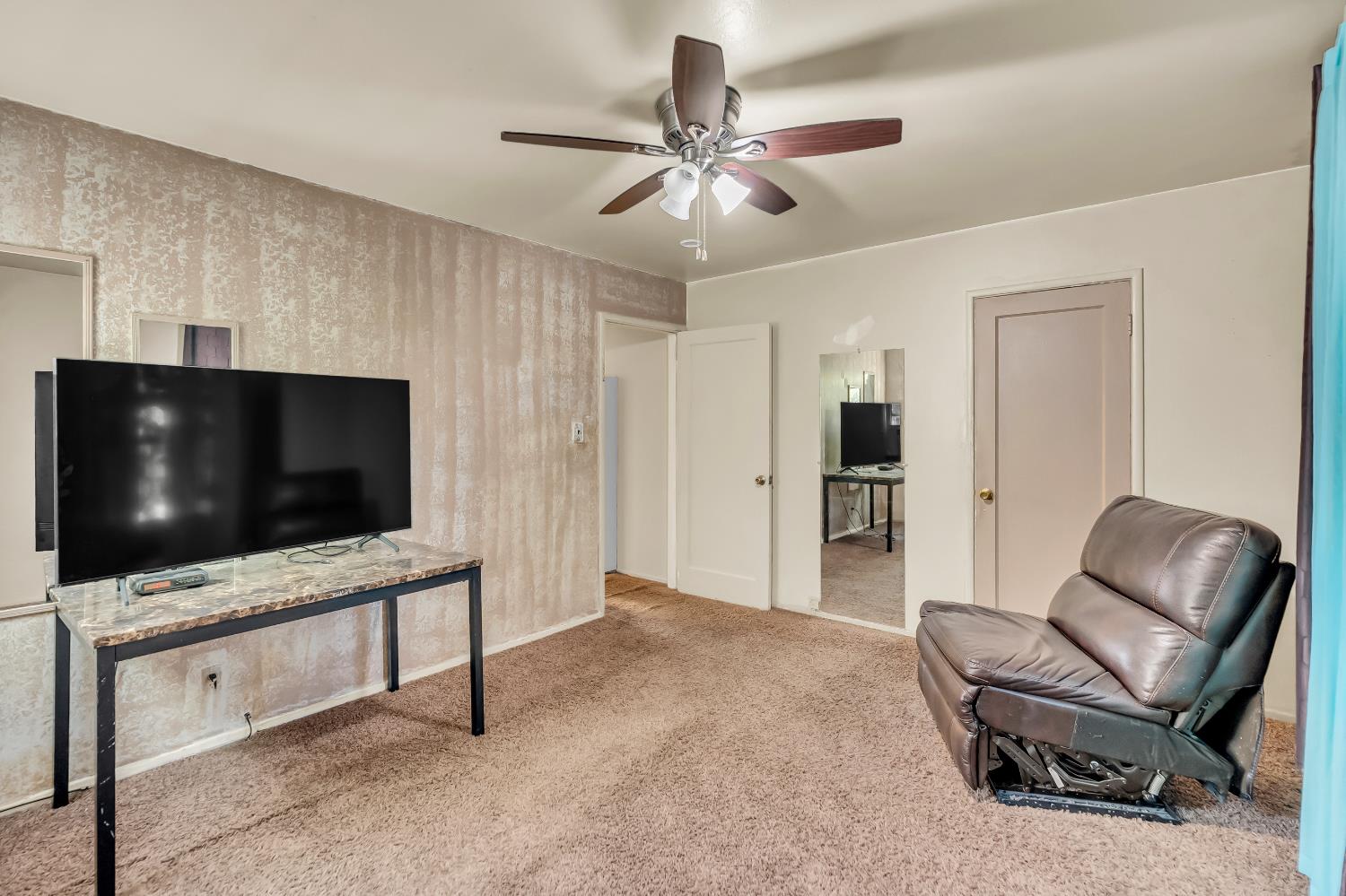 Detail Gallery Image 19 of 29 For 4472 El Cerrito Way, Sacramento,  CA 95820 - 2 Beds | 1 Baths