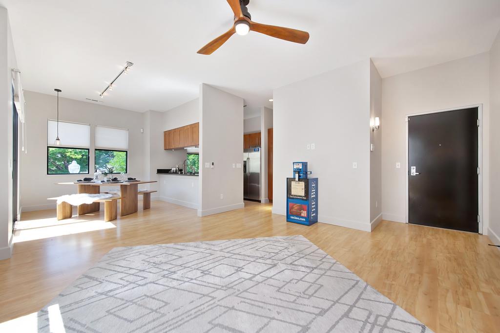 Detail Gallery Image 10 of 33 For 2117 S St #204,  Sacramento,  CA 95816 - 2 Beds | 2 Baths