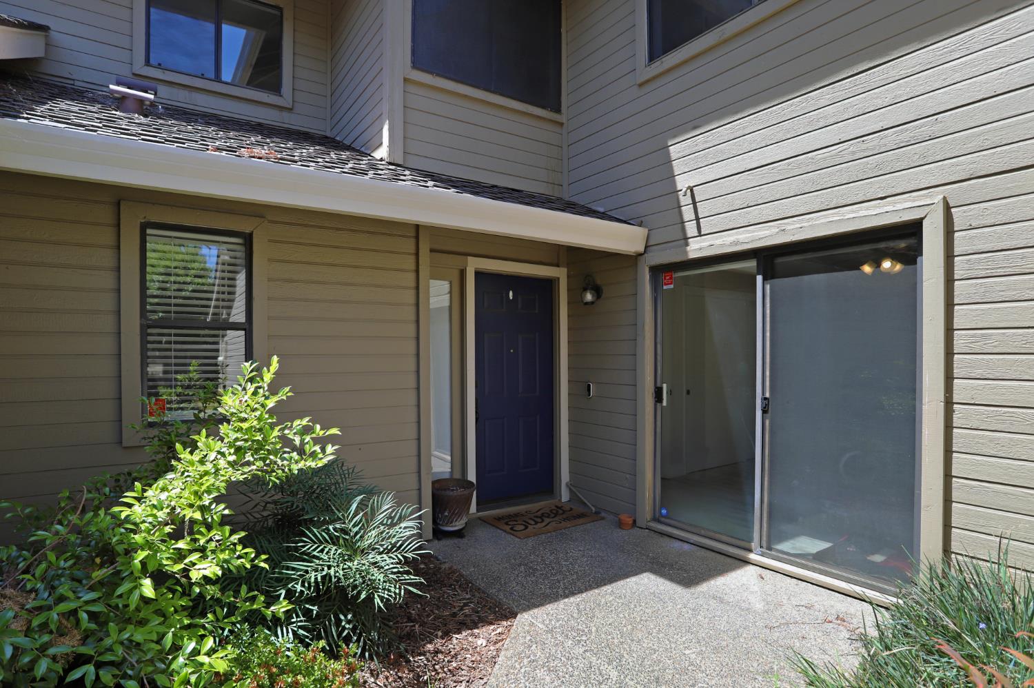 Detail Gallery Image 2 of 25 For 1928 University Park Dr, Sacramento,  CA 95825 - 3 Beds | 2/1 Baths