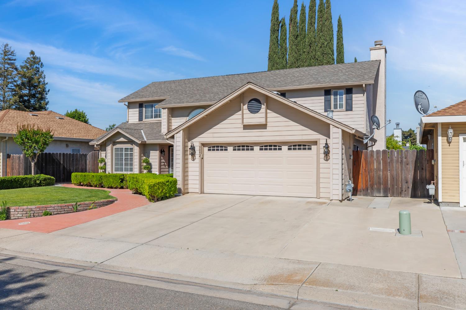 Detail Gallery Image 2 of 38 For 3092 Village Park Ct, Turlock,  CA 95382 - 4 Beds | 2/1 Baths