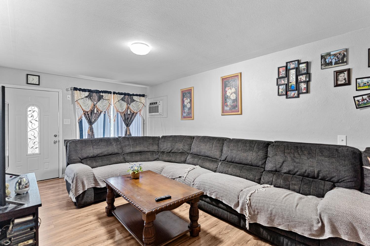 Detail Gallery Image 10 of 27 For 4776 E Lowe Ave, Fresno,  CA 93702 - 3 Beds | 1 Baths