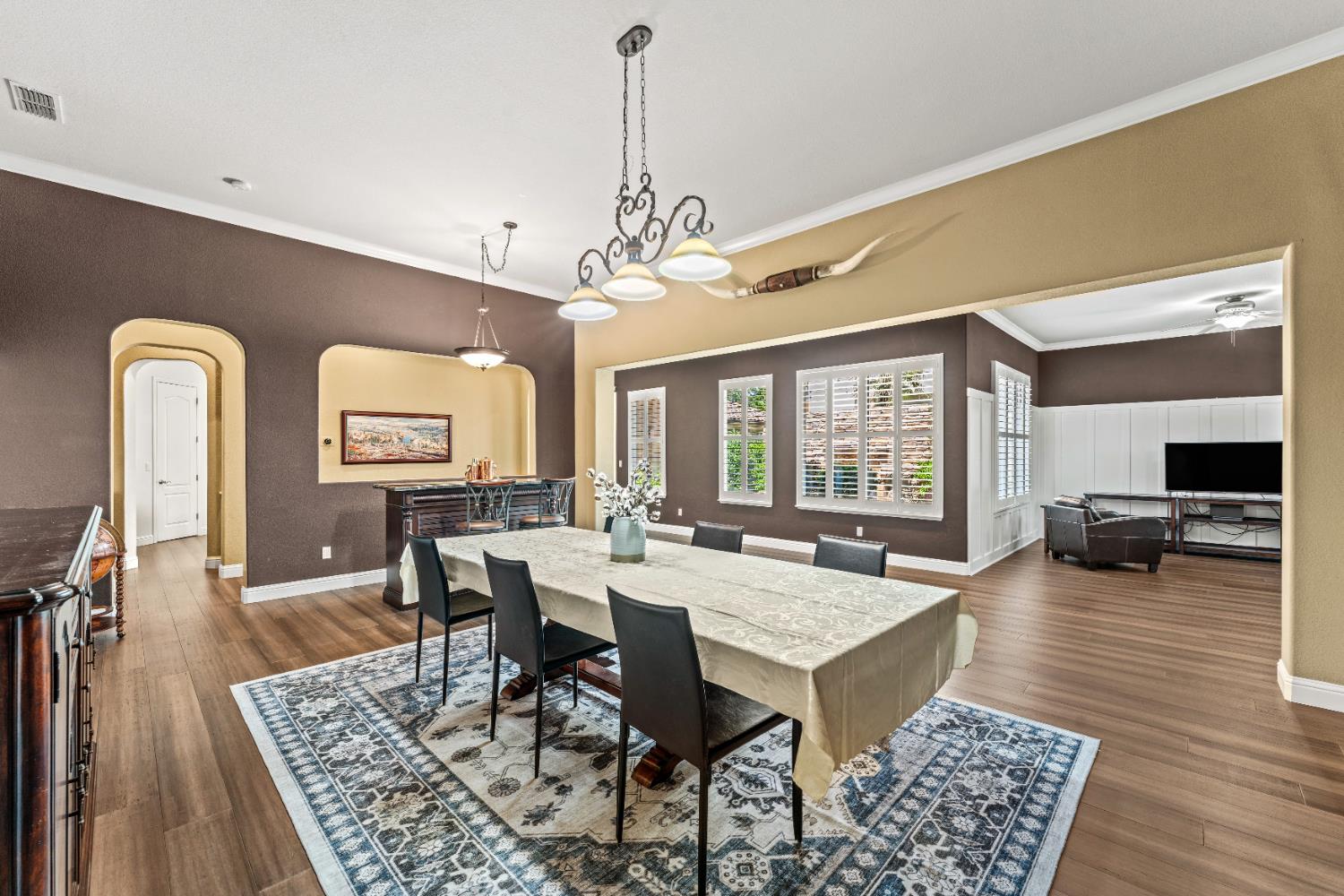 Detail Gallery Image 11 of 31 For 9535 Pinehurst Dr, Roseville,  CA 95747 - 4 Beds | 4 Baths