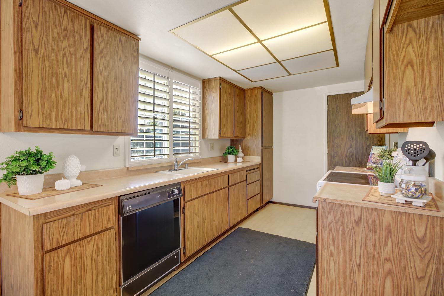 Detail Gallery Image 19 of 50 For 2767 Betty Way, West Sacramento,  CA 95691 - 3 Beds | 2 Baths