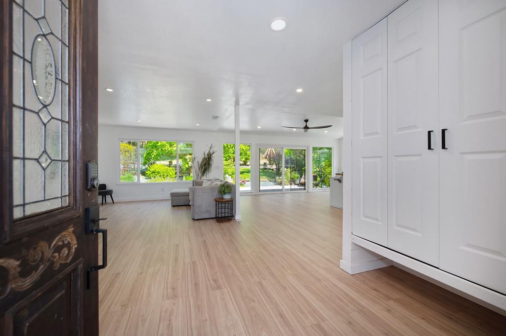 Detail Gallery Image 8 of 68 For 17725 Lake Forest Dr, Penn Valley,  CA 95946 - 3 Beds | 2 Baths