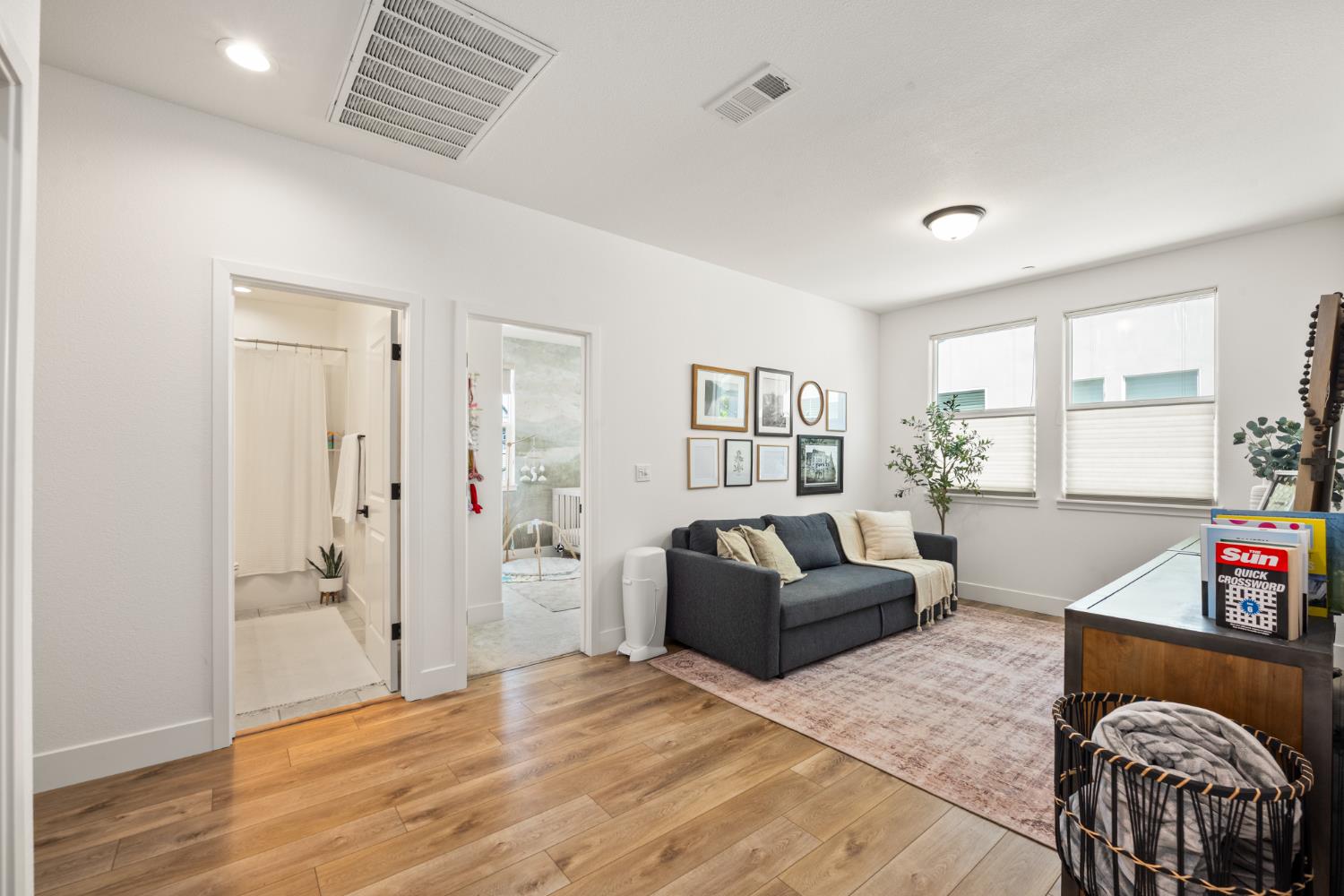 Detail Gallery Image 27 of 45 For 3180 Crocker Dr, Sacramento,  CA 95818 - 4 Beds | 3 Baths