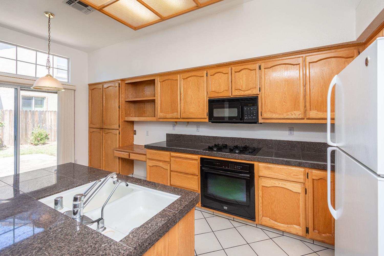 Detail Gallery Image 22 of 48 For 9051 Allenford Pl, Elk Grove,  CA 95624 - 3 Beds | 2 Baths