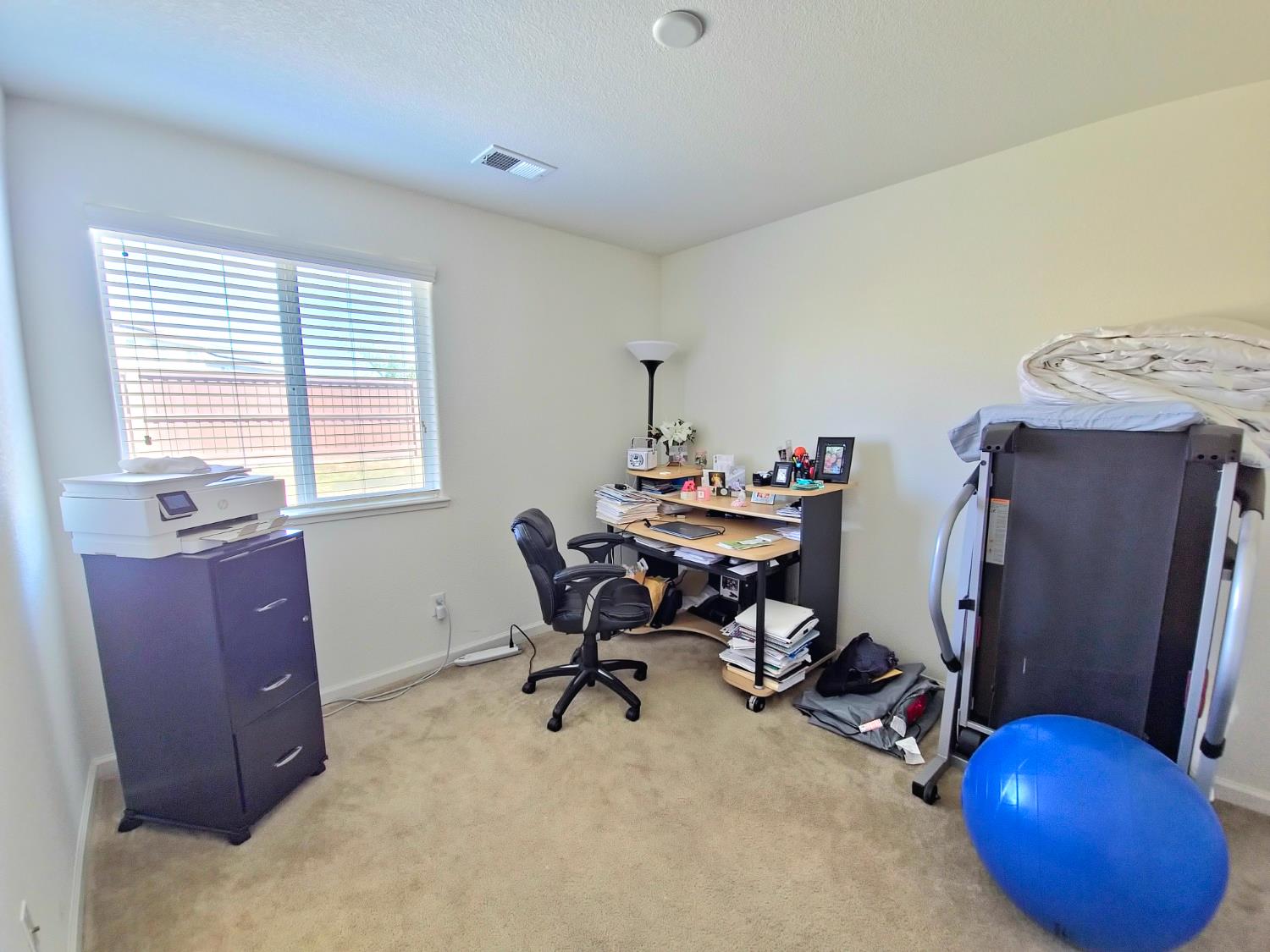 Detail Gallery Image 9 of 18 For 1572 Minories Dr, Olivehurst,  CA 95961 - 3 Beds | 2 Baths