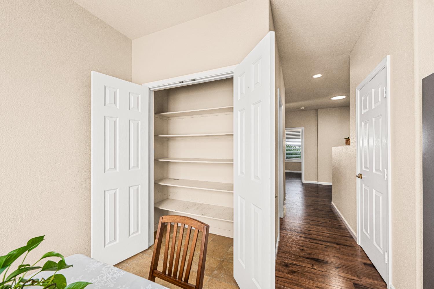 Detail Gallery Image 10 of 40 For 1018 Stone Pine Ln, Lincoln,  CA 95648 - 2 Beds | 2 Baths