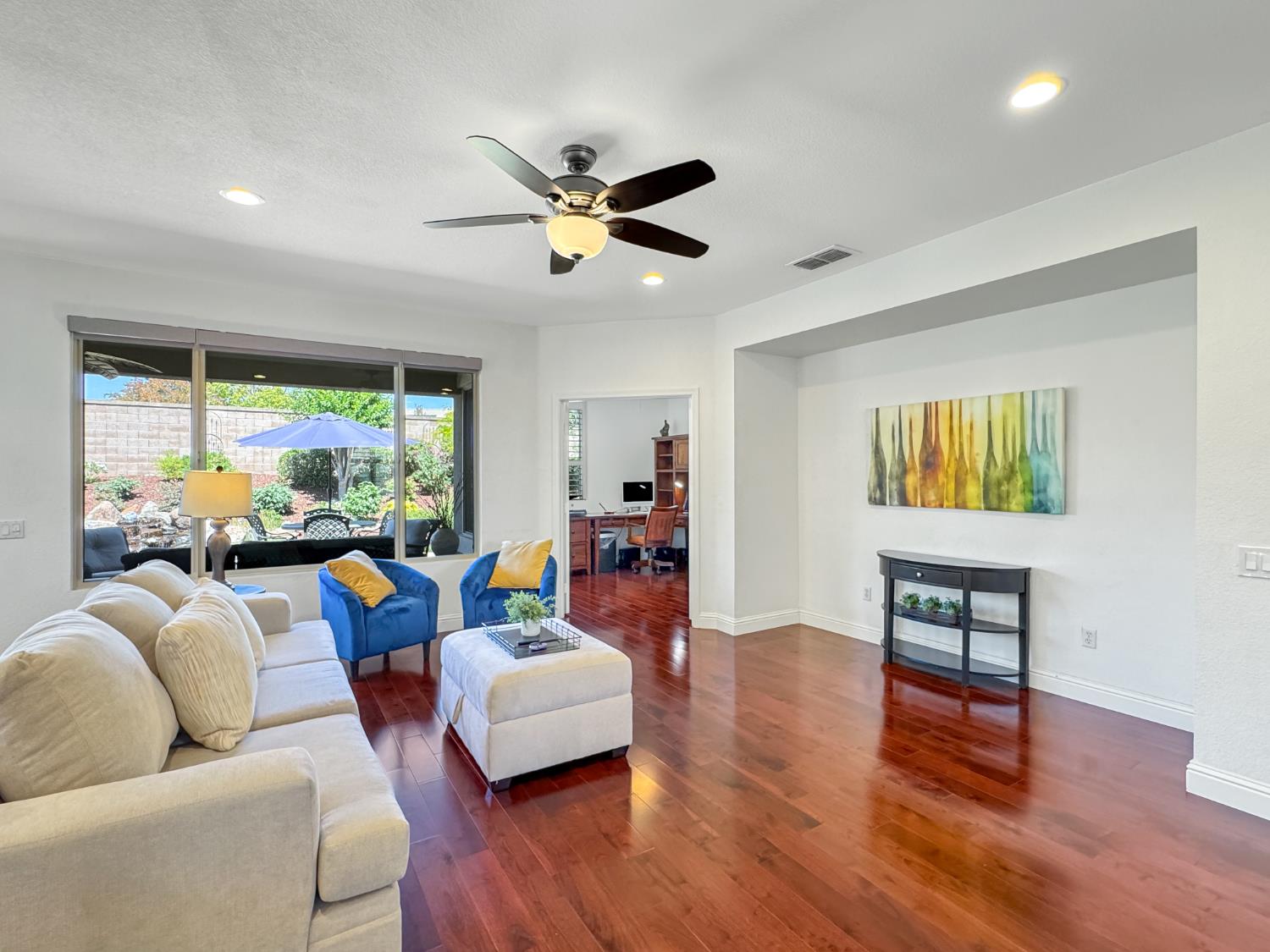Detail Gallery Image 3 of 42 For 2052 Stonecrest Ln, Lincoln,  CA 95648 - 2 Beds | 2 Baths