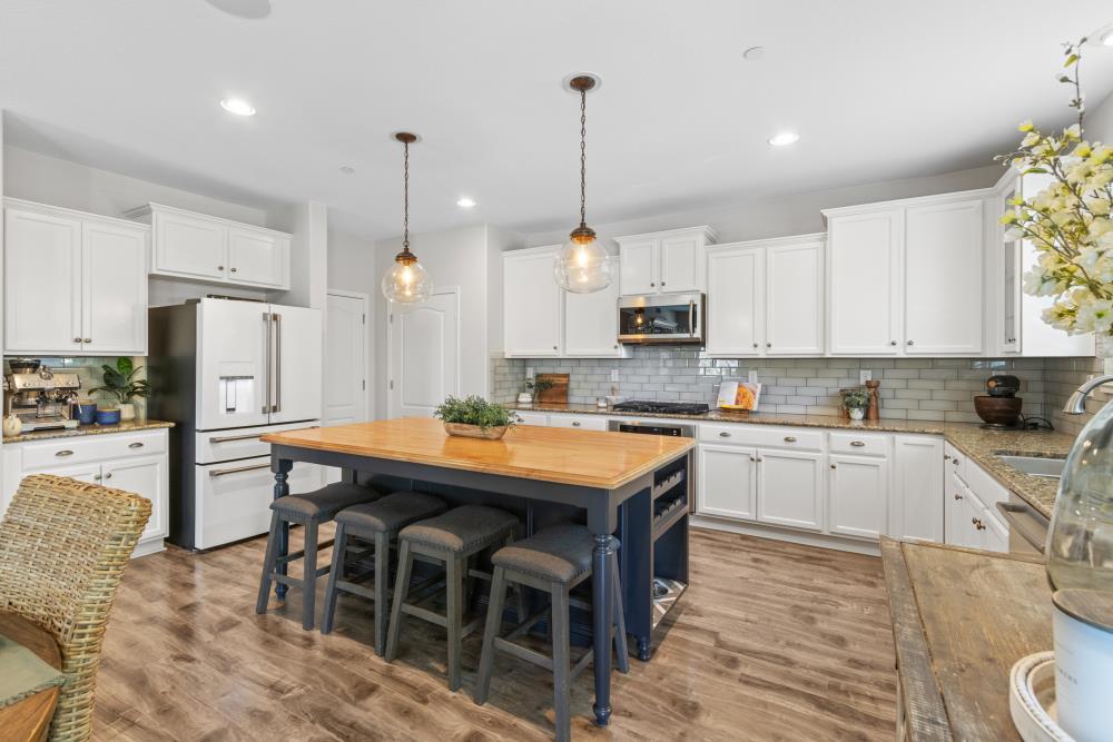 Detail Gallery Image 4 of 67 For 356 Bramble Ct, Roseville,  CA 95747 - 4 Beds | 3 Baths