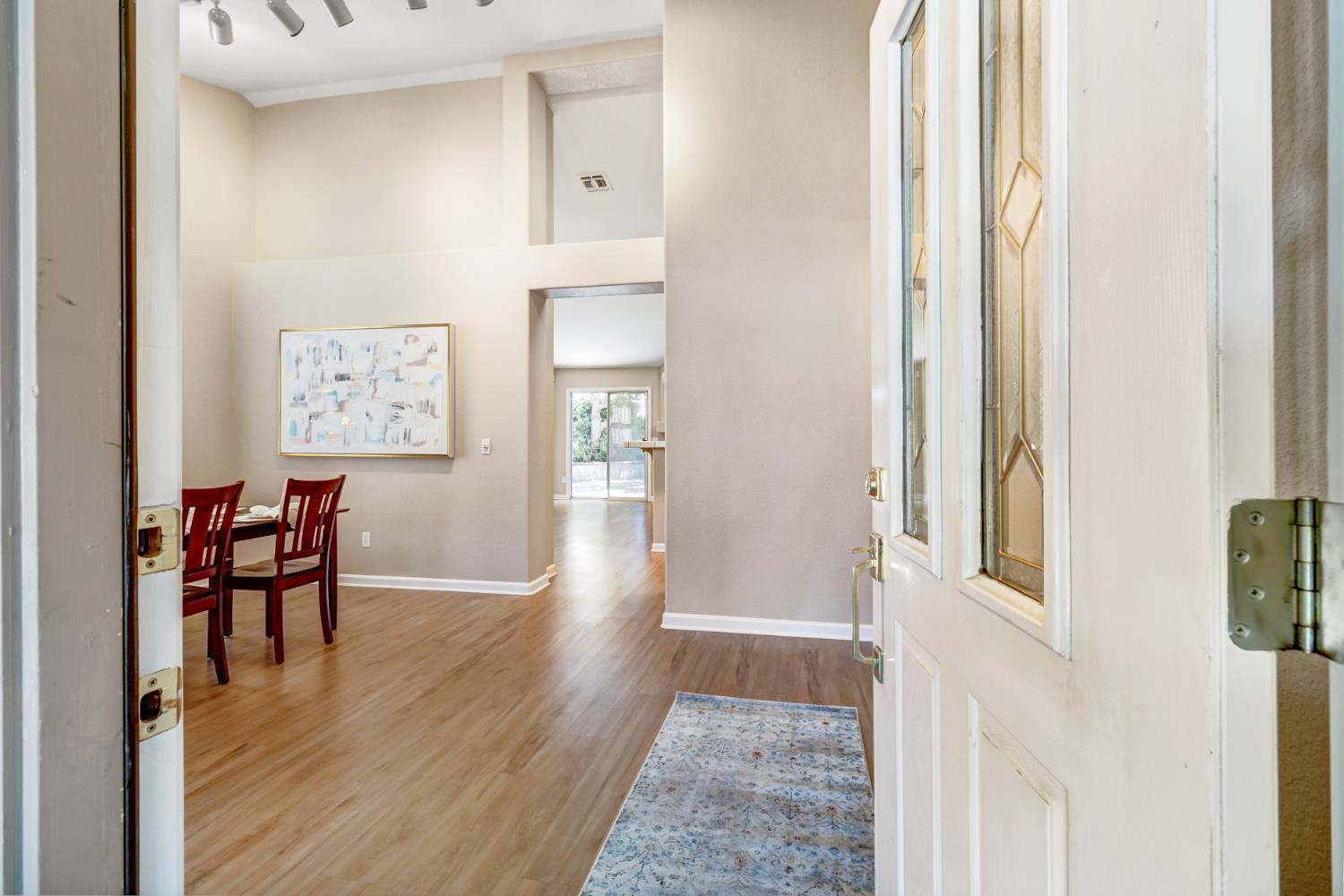 Detail Gallery Image 3 of 47 For 711 Sands Way, Folsom,  CA 95630 - 3 Beds | 2 Baths