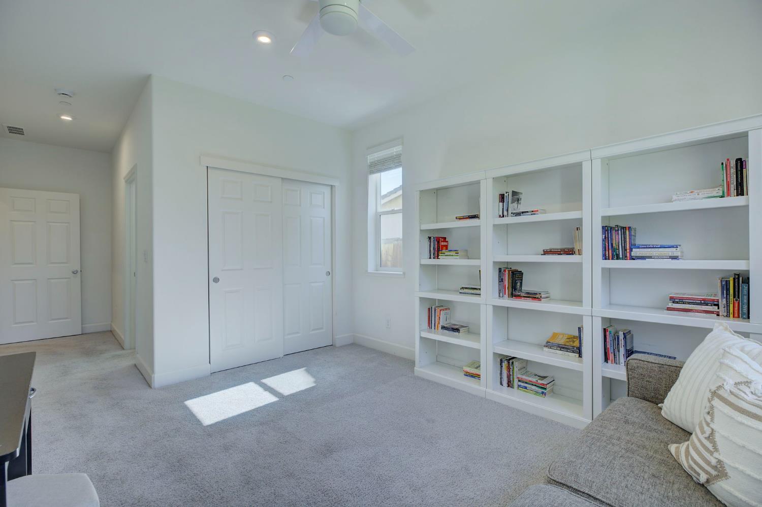 Detail Gallery Image 21 of 50 For 1216 Fence Post Way, Roseville,  CA 95747 - 4 Beds | 4 Baths