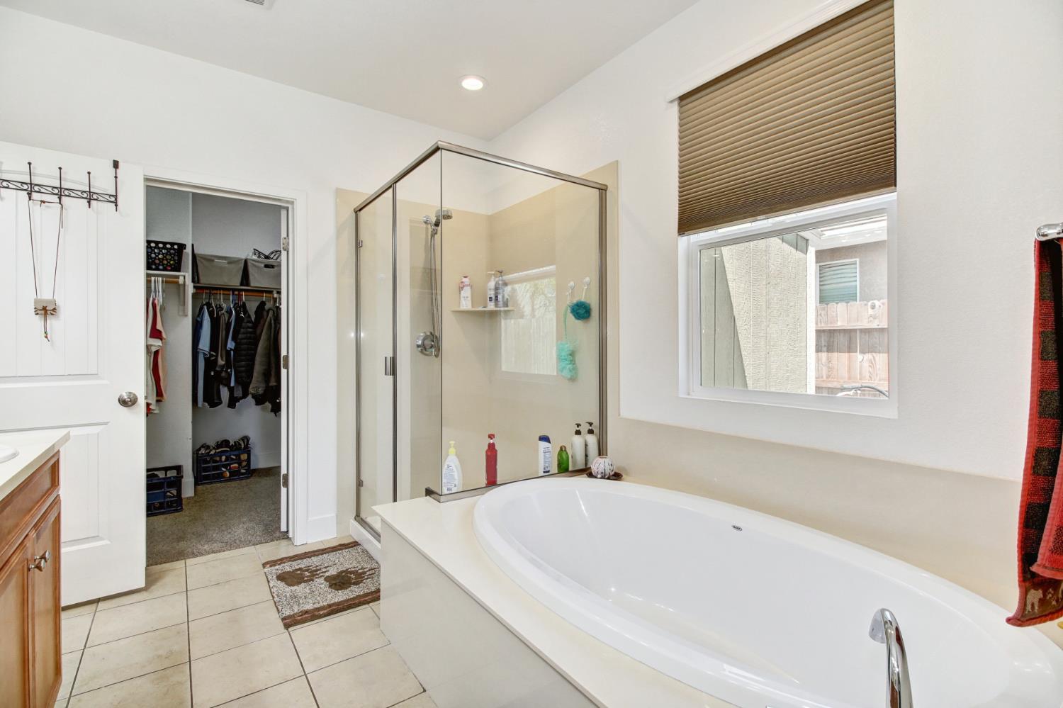 Detail Gallery Image 16 of 31 For 7744 Live Oak Way, Citrus Heights,  CA 95621 - 4 Beds | 3 Baths