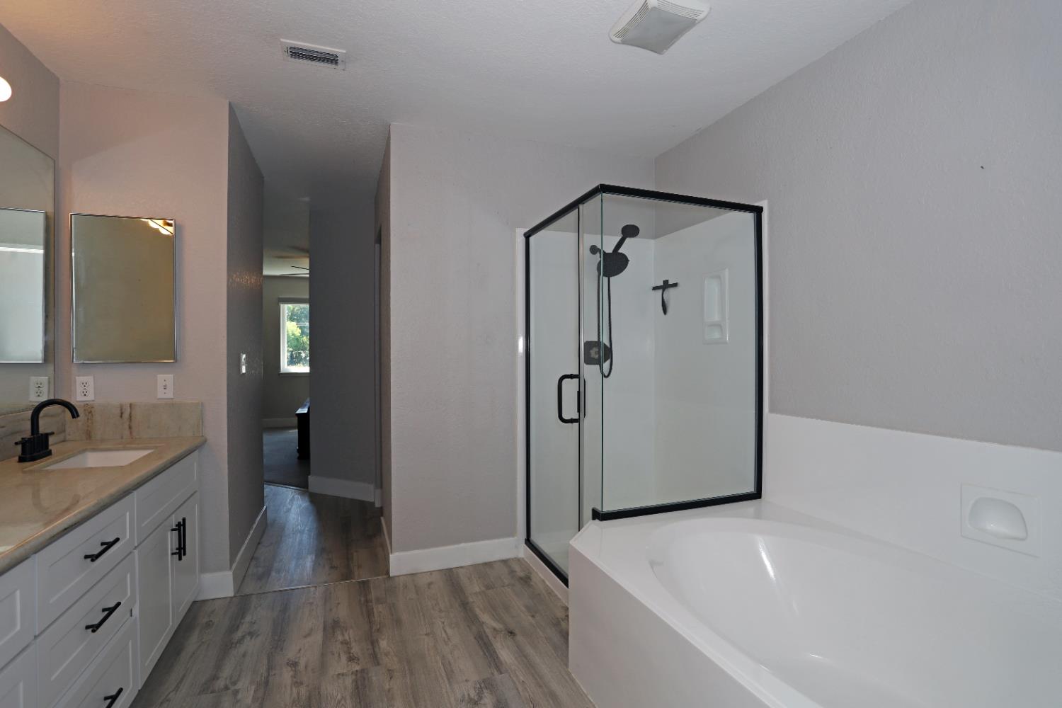 Detail Gallery Image 15 of 25 For 1928 University Park Dr, Sacramento,  CA 95825 - 3 Beds | 2/1 Baths