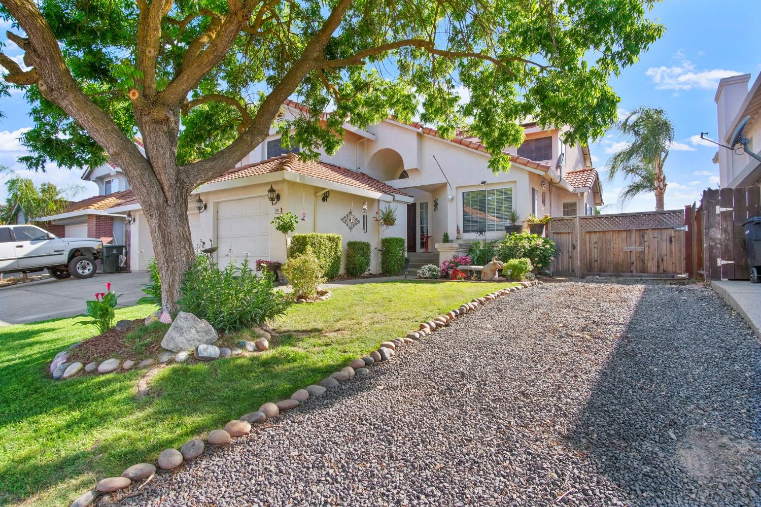 Detail Gallery Image 1 of 33 For 228 Reardon St, Oakdale,  CA 95361 - 5 Beds | 3 Baths