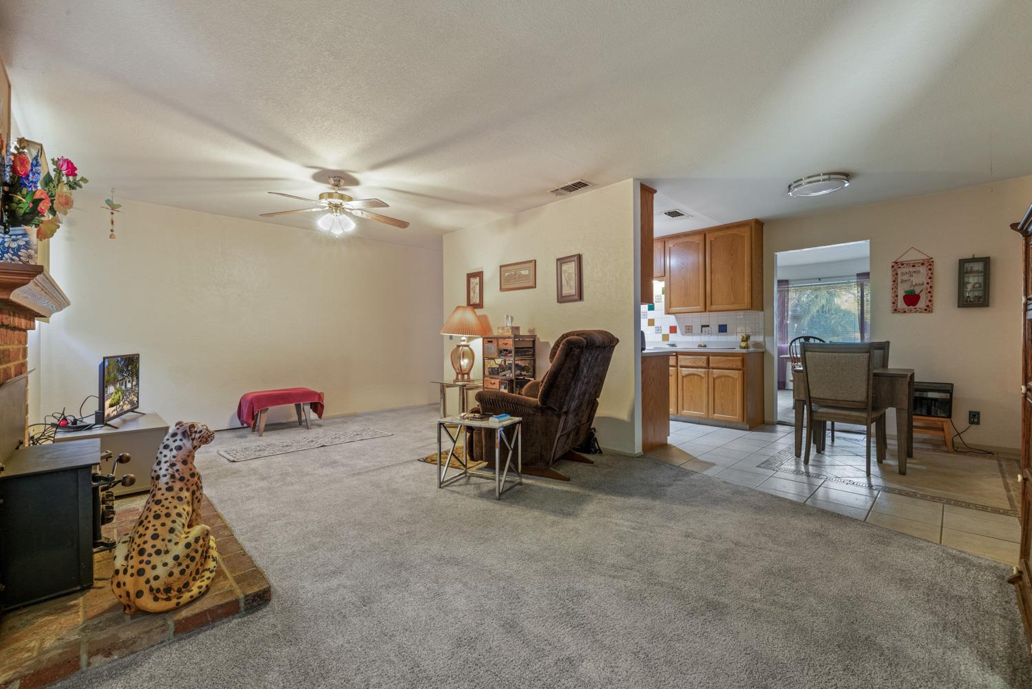 Barbara Way, Manteca, California image 18